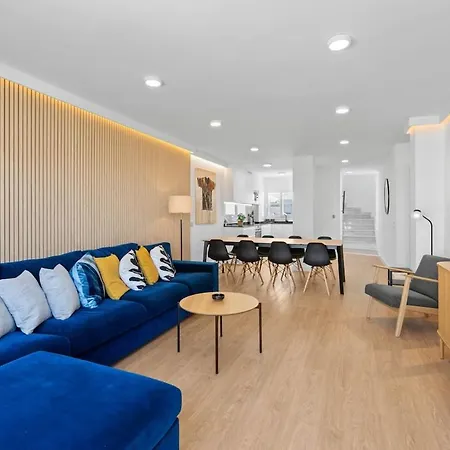 Апартаменти Large And Centrally Located In Puebla Lucia *